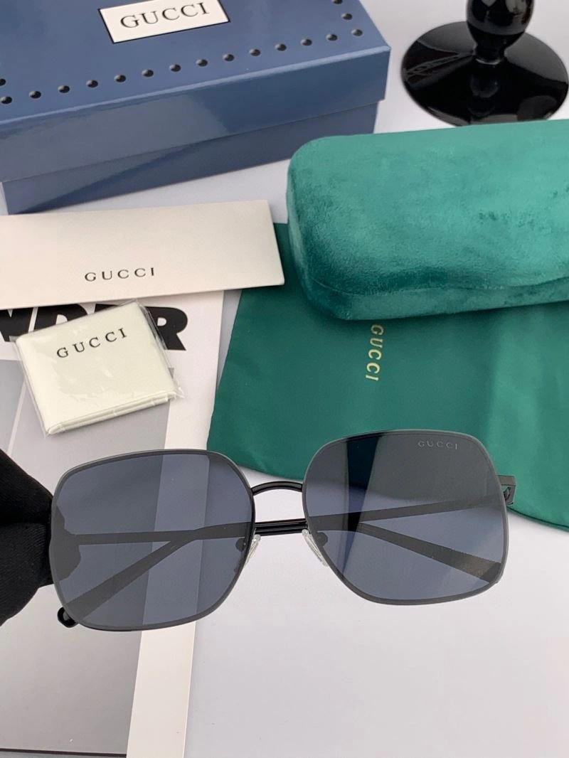 Gucci Sunglasses MultiPurpose 279585