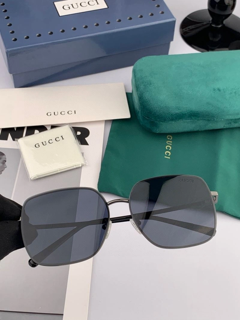 Gucci Sunglasses MultiPurpose 279585