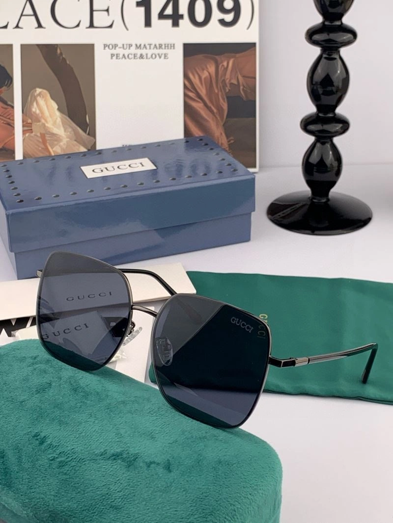 Gucci Sunglasses MultiPurpose 279585
