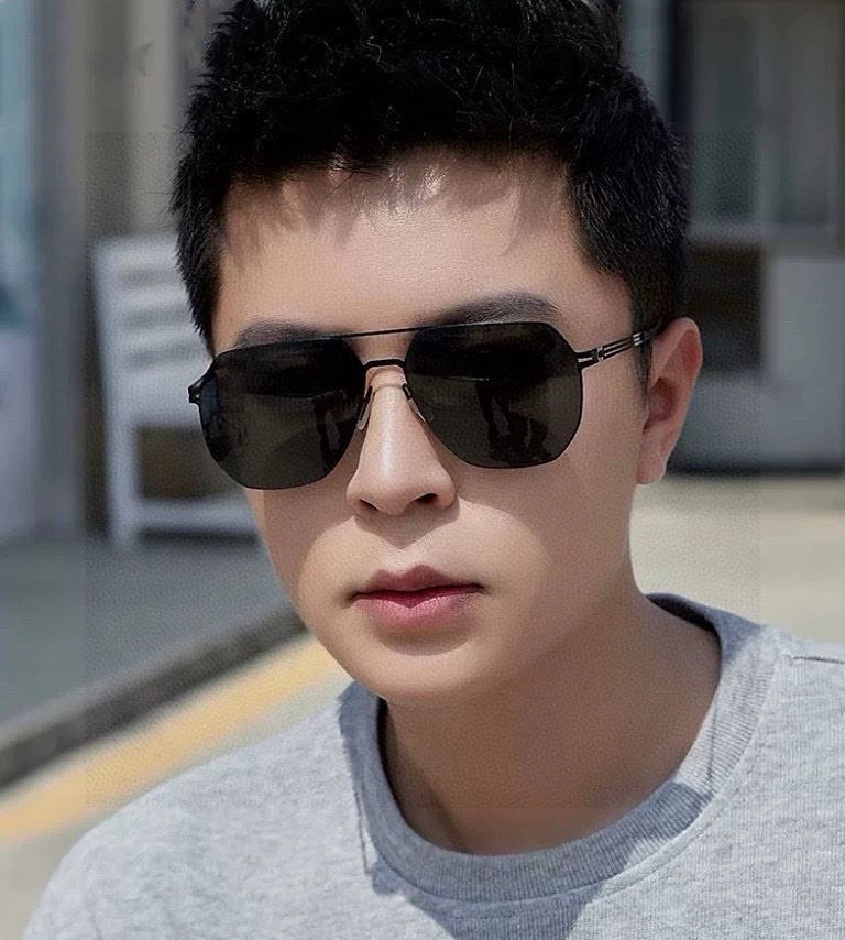 Gucci Sunglasses Casual 279584