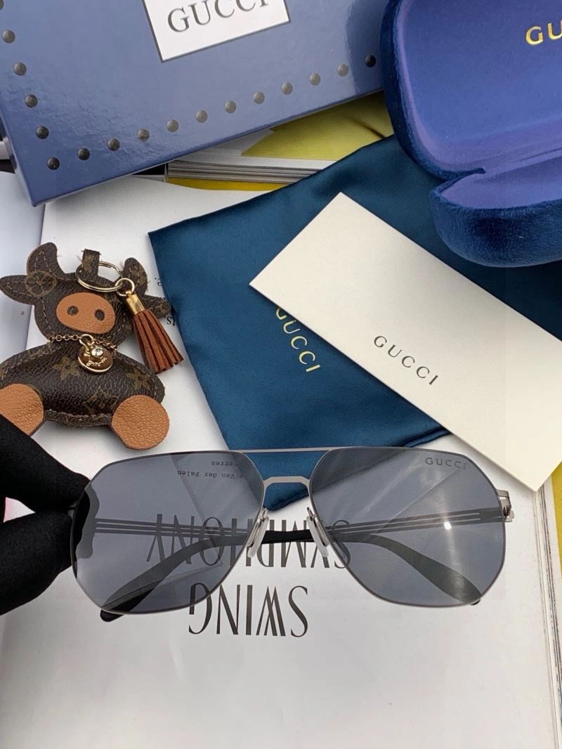 Gucci Sunglasses Casual 279584