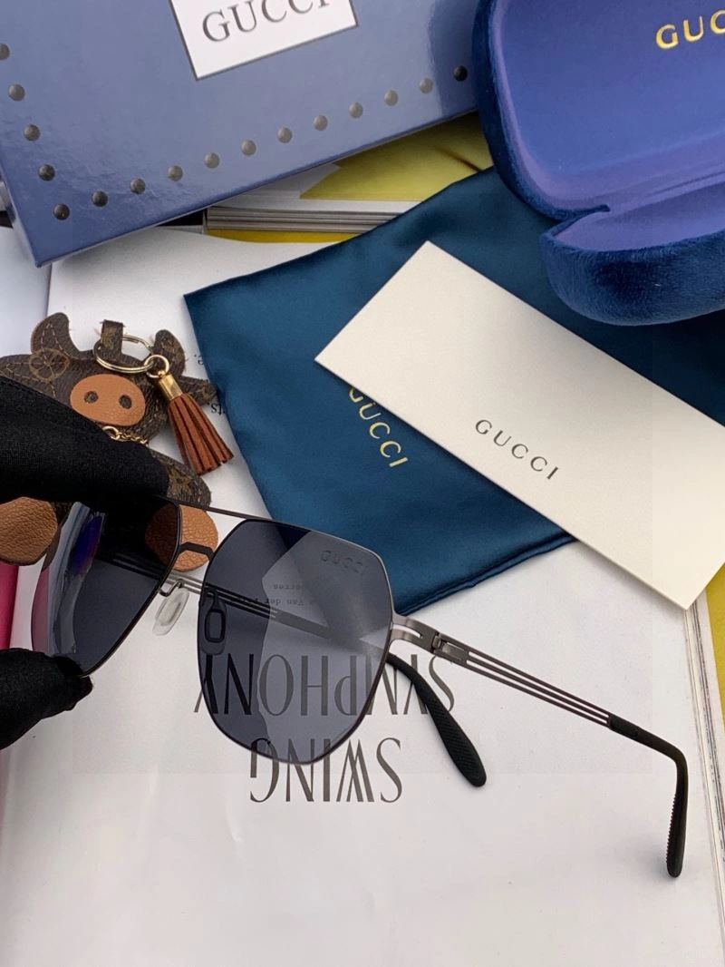Gucci Sunglasses Casual 279584