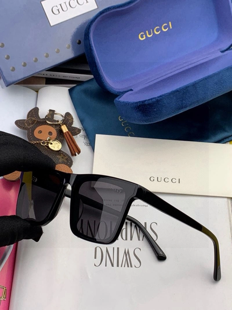 Gucci Sunglasses Unisex 279582