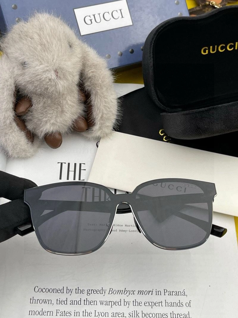 Gucci Sunglasses EasyCare 279580