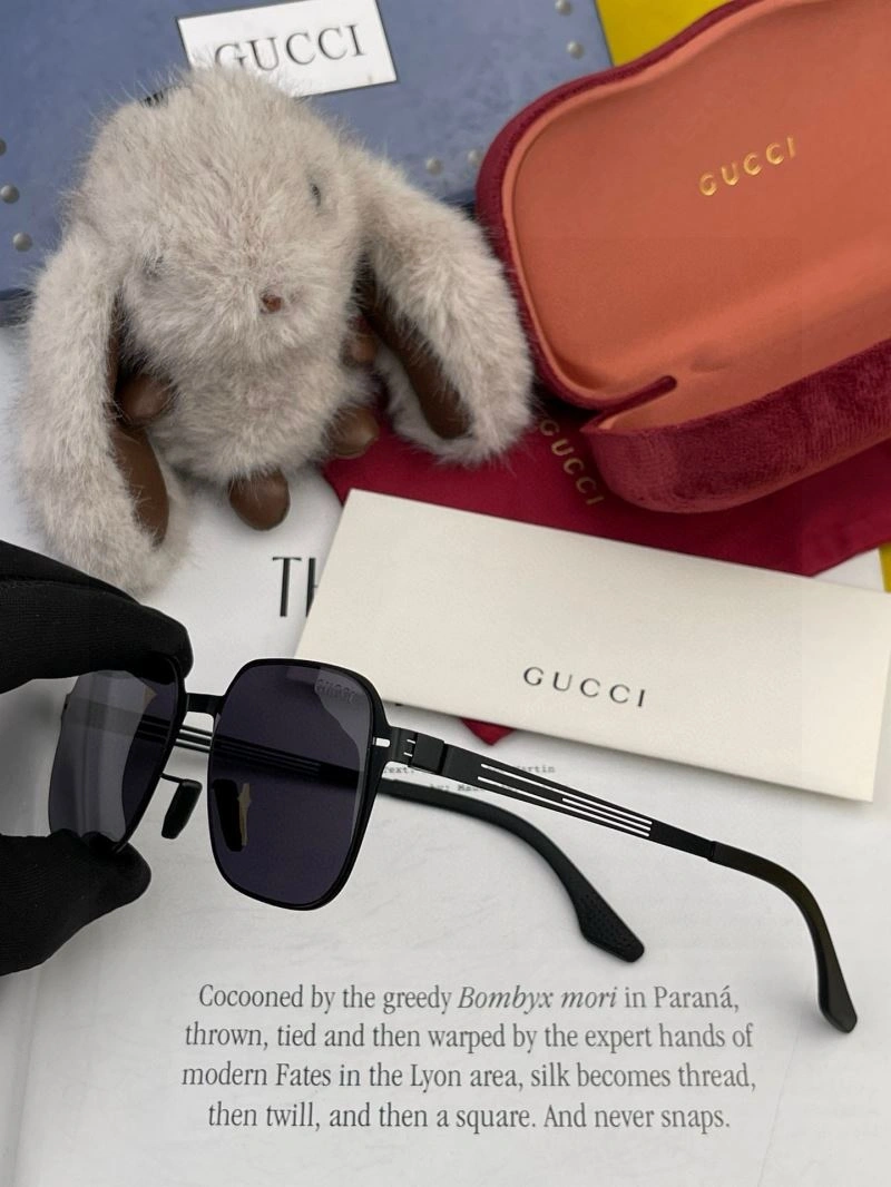 Gucci Sunglasses SportInspired 279575
