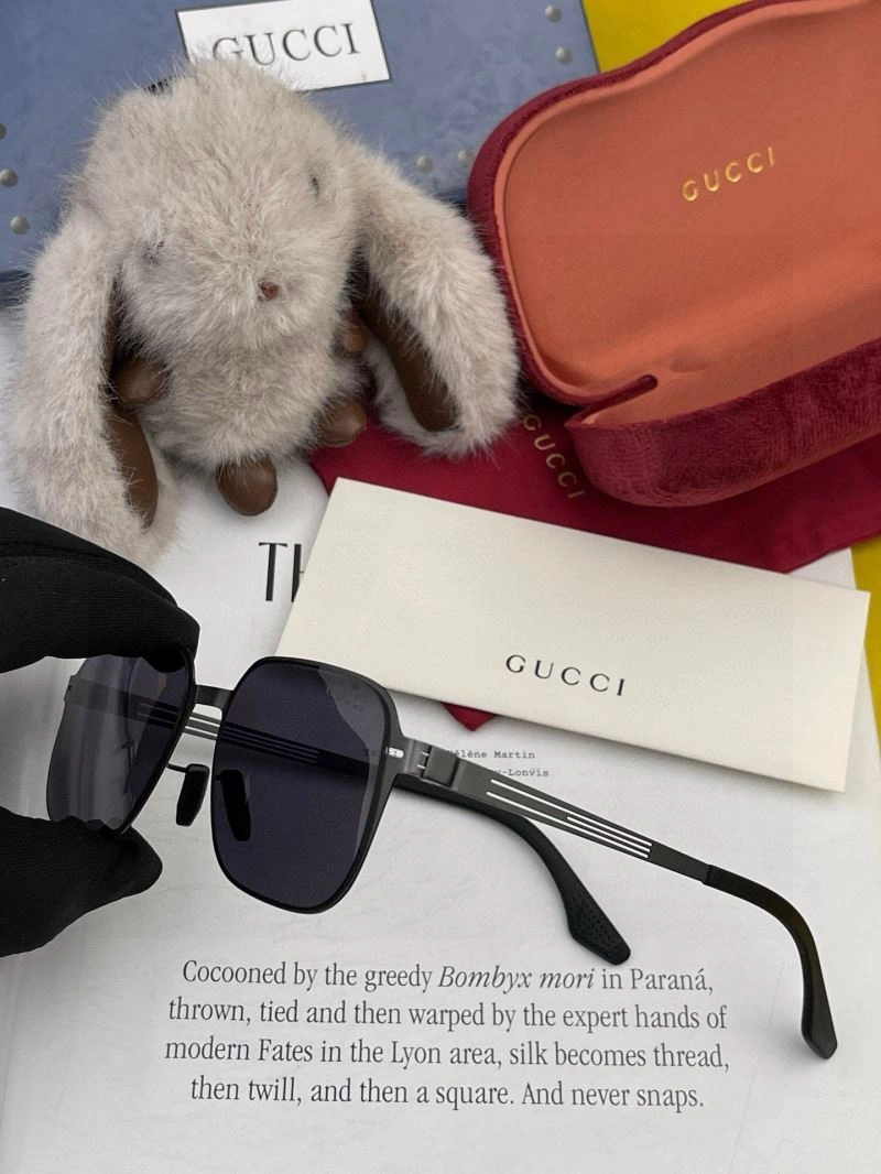 Gucci Sunglasses SportInspired 279575
