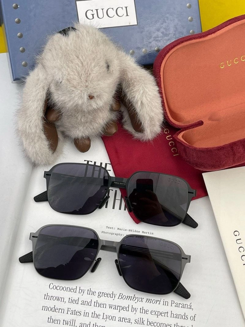Gucci Sunglasses SportInspired 279575