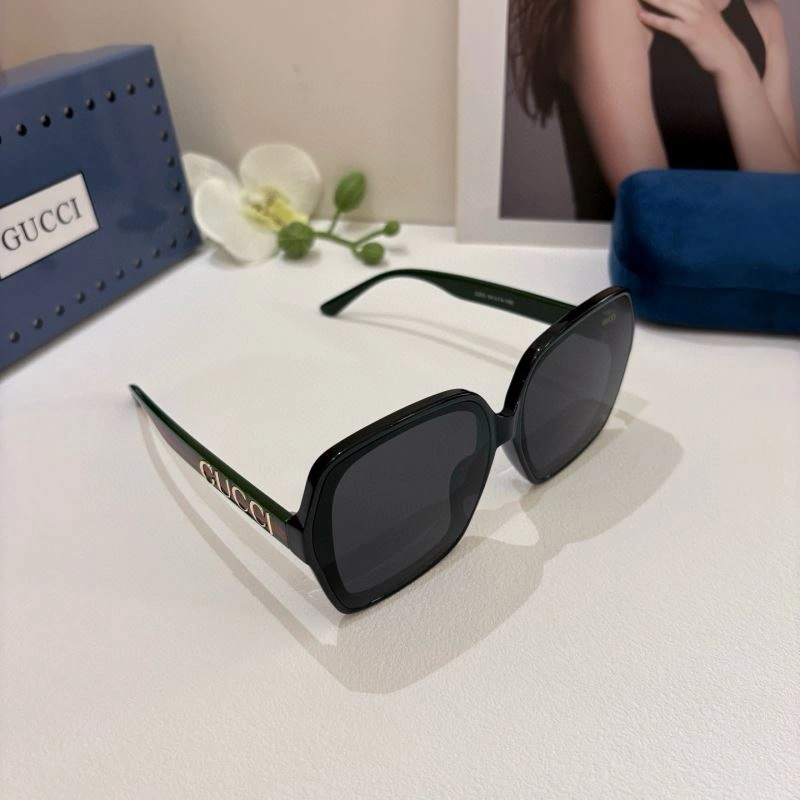 Tailored Gucci Sunglasses 279544