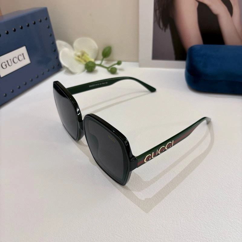 Tailored Gucci Sunglasses 279544