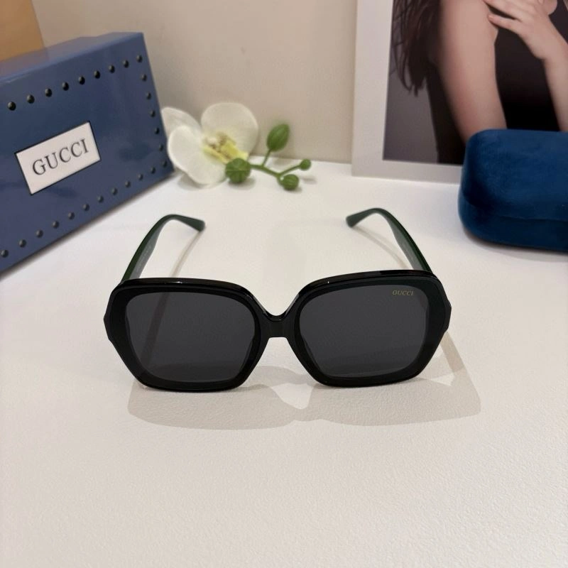 Tailored Gucci Sunglasses 279544