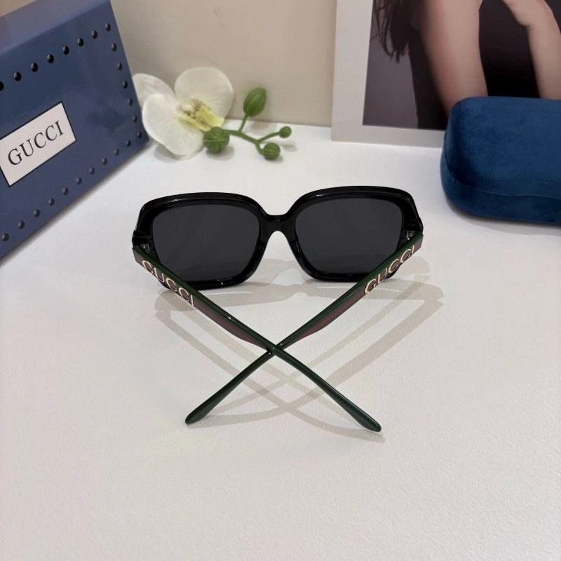 Tailored Gucci Sunglasses 279544