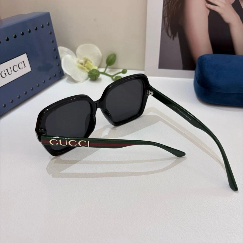 Tailored Gucci Sunglasses 279544
