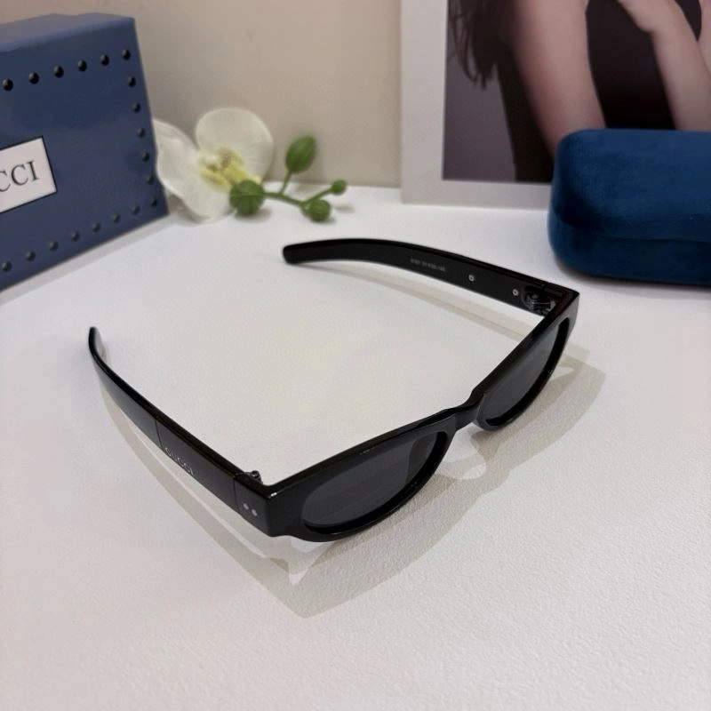 Gucci Sunglasses Modern 279547