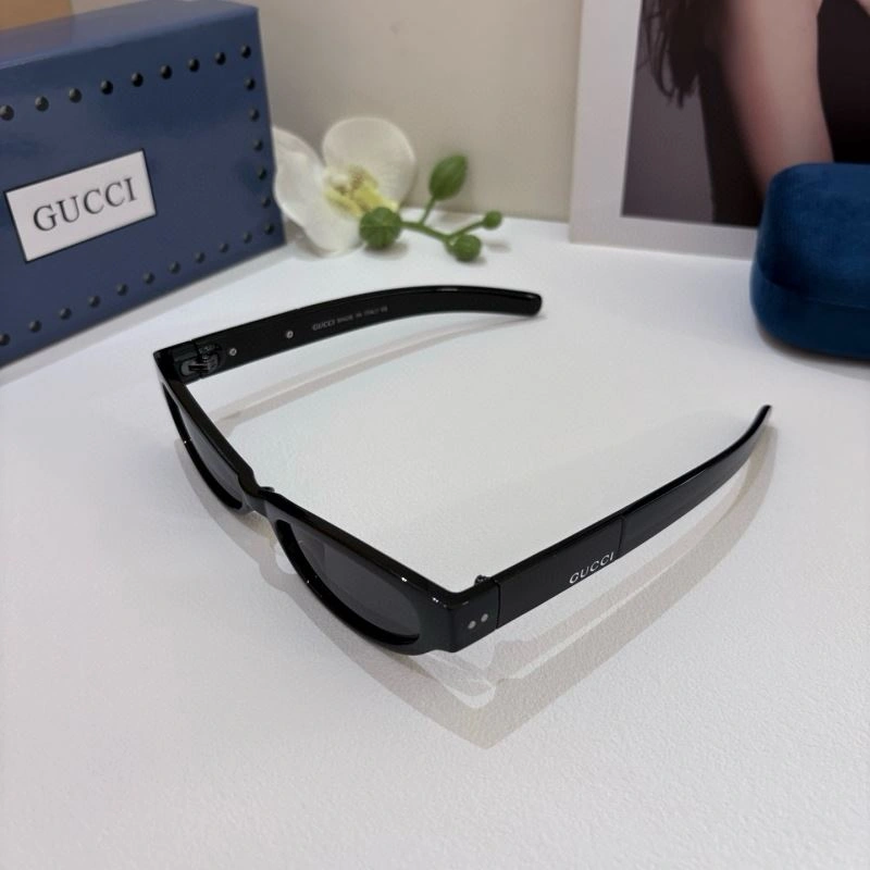 Gucci Sunglasses Modern 279547