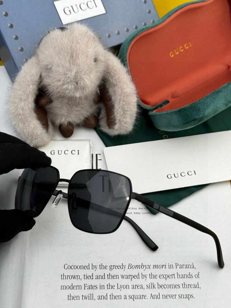 Gucci Sunglasses GoAnywhere 279565