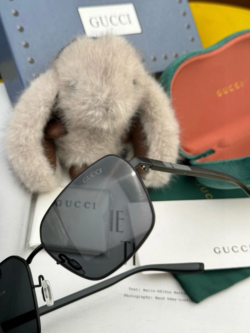 Gucci Sunglasses GoAnywhere 279565