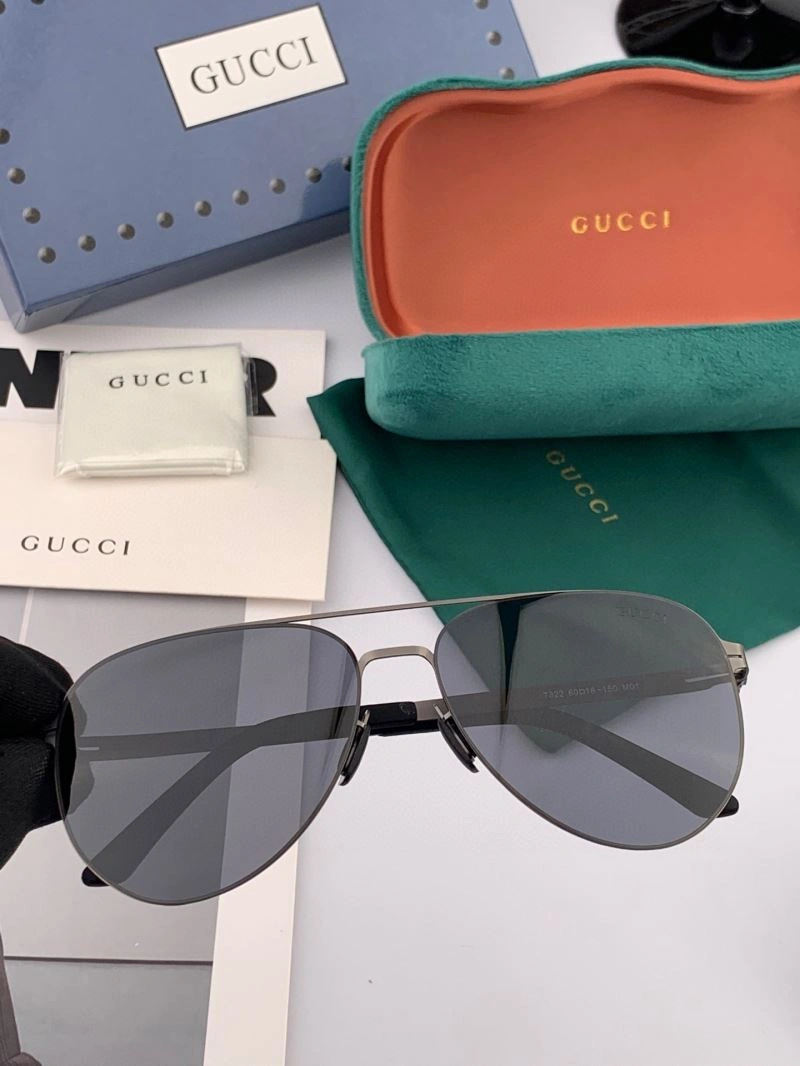 Gucci Sunglasses Resilient 279571