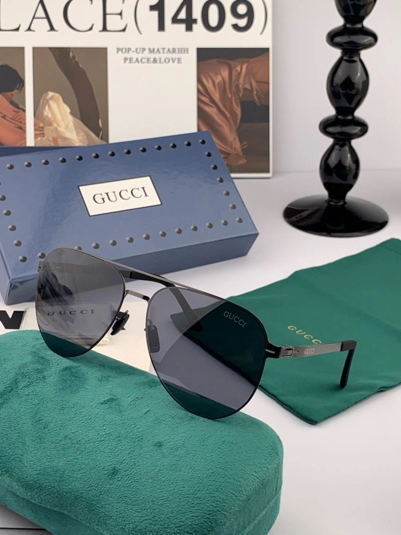 Gucci Sunglasses Resilient 279571