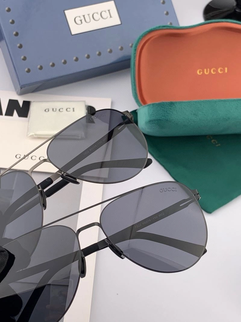 Gucci Sunglasses Resilient 279571