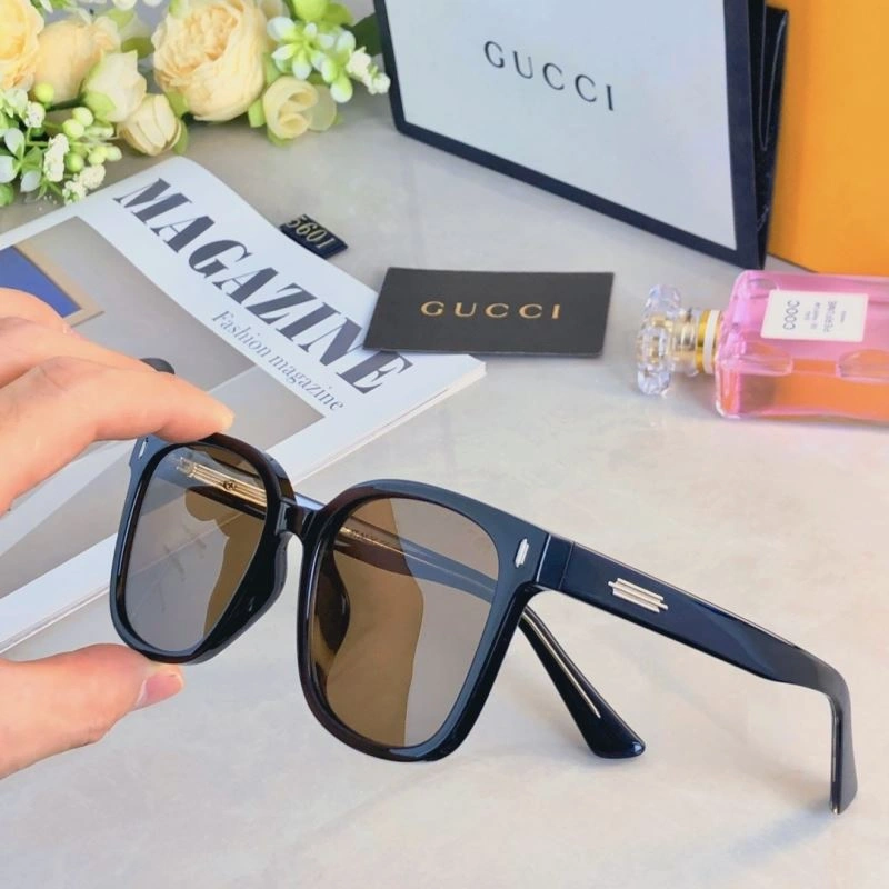 Gucci Sunglasses Bold 279541