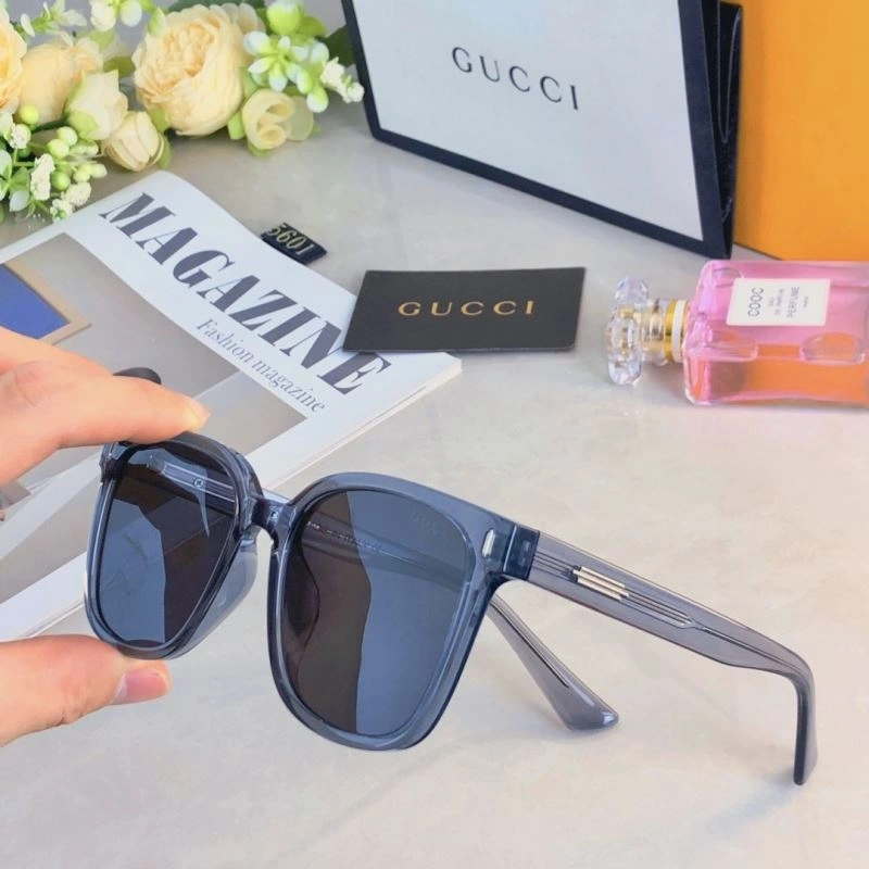 Gucci Sunglasses Bold 279541