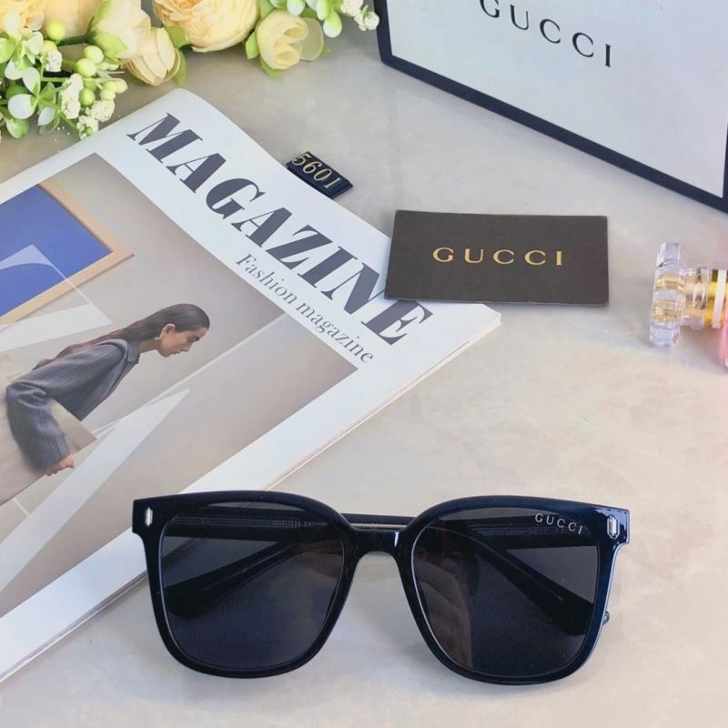 Gucci Sunglasses Bold 279541