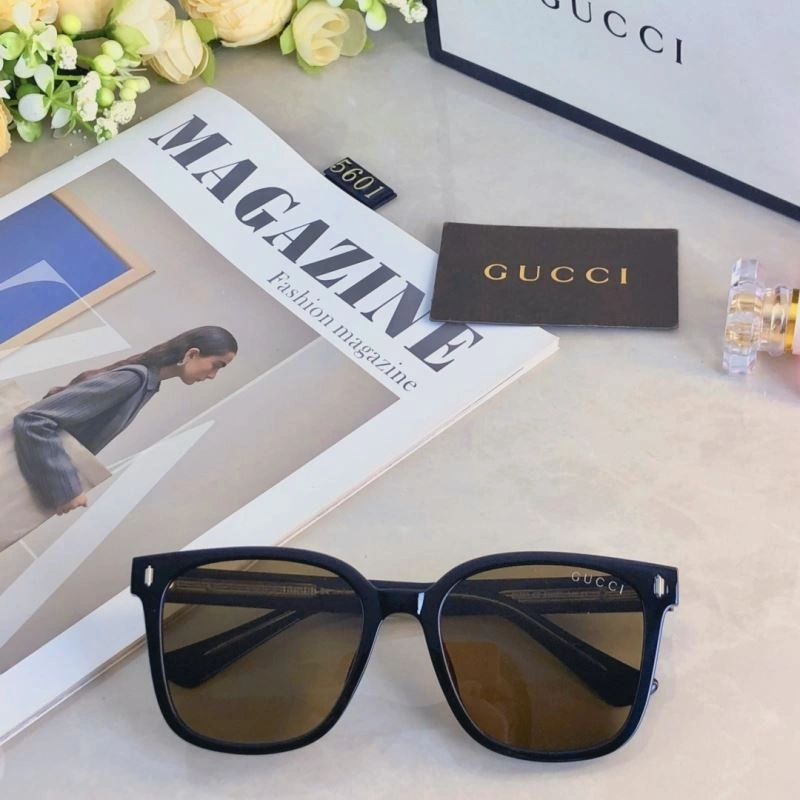 Gucci Sunglasses Bold 279541