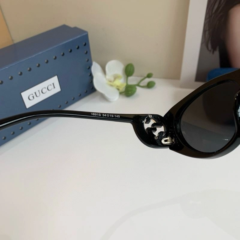 Gucci Sunglasses Breathable 279534
