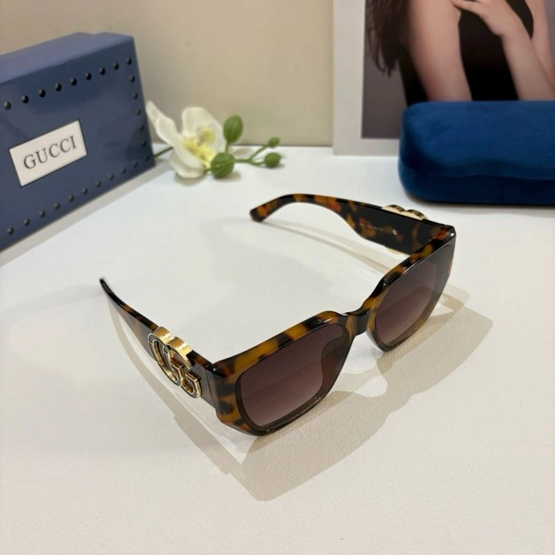 Gucci Sunglasses UrbanChic 279511