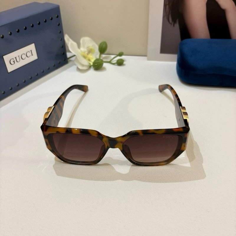 Gucci Sunglasses UrbanChic 279511