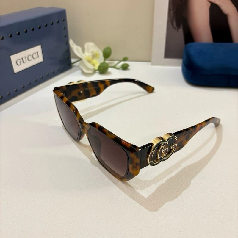 Gucci Sunglasses UrbanChic 279511