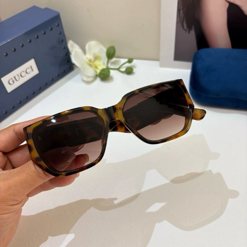 Gucci Sunglasses UrbanChic 279511