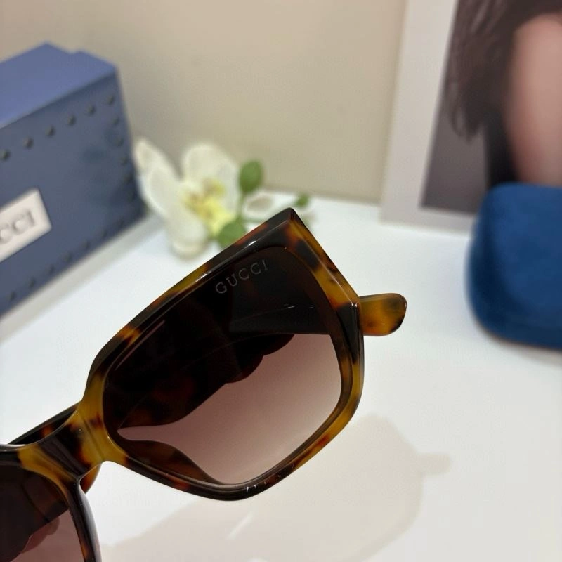 Gucci Sunglasses UrbanChic 279511