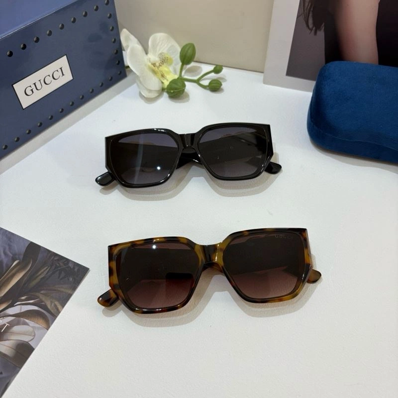 Gucci Sunglasses UrbanChic 279511