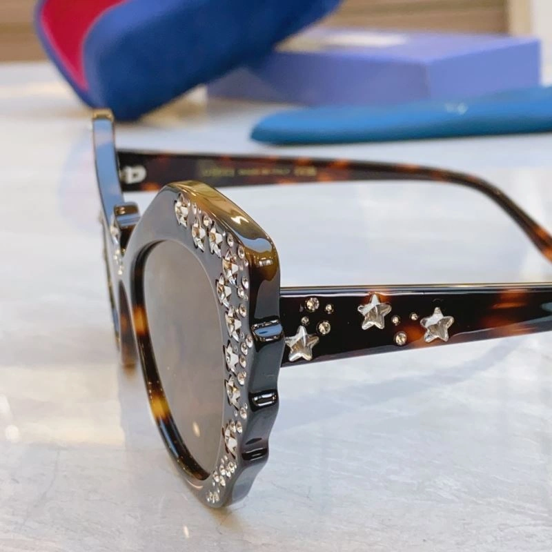 Gucci Sunglasses FashionForward 279528