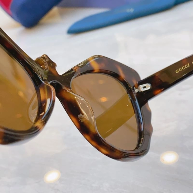 Gucci Sunglasses FashionForward 279528