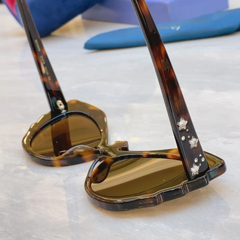 Gucci Sunglasses FashionForward 279528