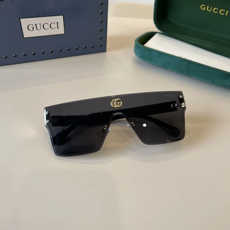 Gucci Sunglasses Casual 279505