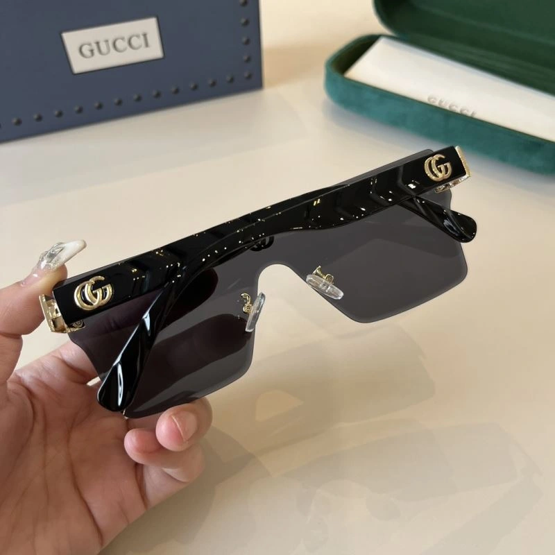 Gucci Sunglasses Casual 279505