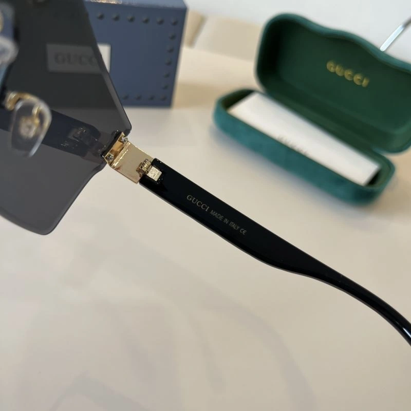 Gucci Sunglasses Casual 279505