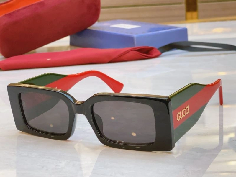 Packable Gucci Sunglasses 279519