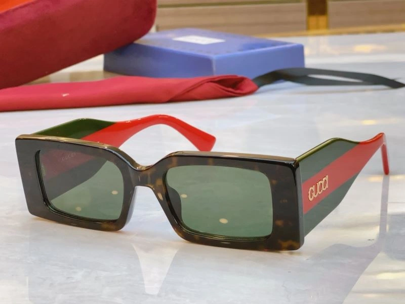 Packable Gucci Sunglasses 279519