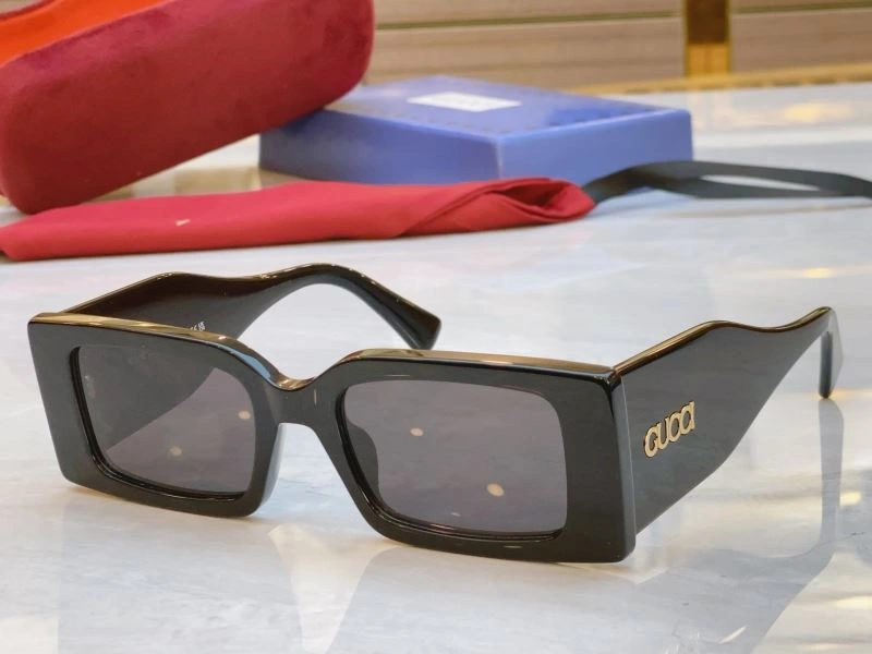 Packable Gucci Sunglasses 279519