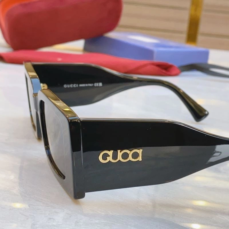 Packable Gucci Sunglasses 279519