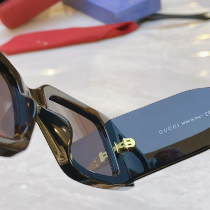 Packable Gucci Sunglasses 279519