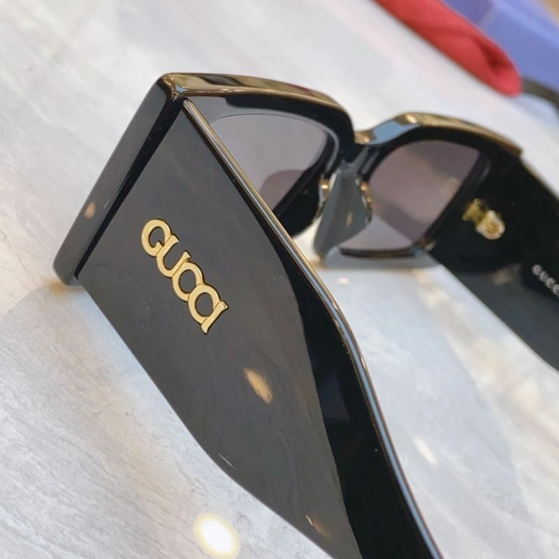Packable Gucci Sunglasses 279519