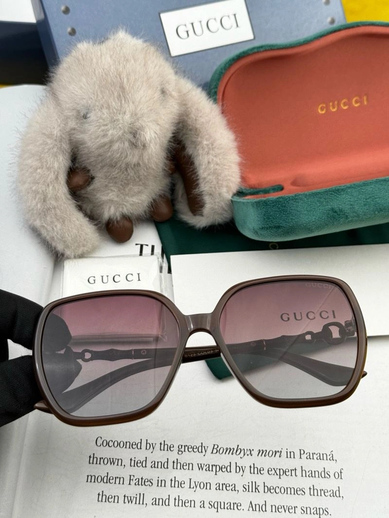 Gucci Sunglasses ModernLook 279497