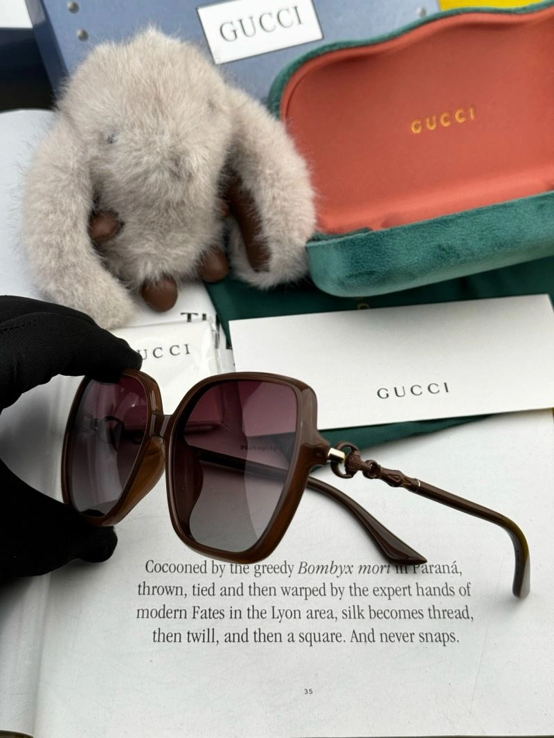 Gucci Sunglasses ModernLook 279497