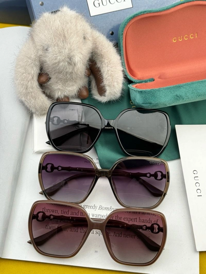 Gucci Sunglasses ModernLook 279497