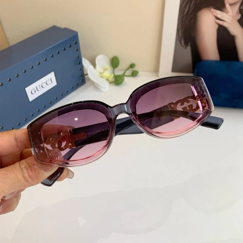 Vibrant Gucci Sunglasses 279490